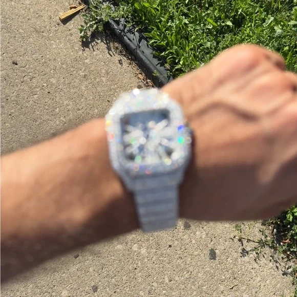 Moissanite watch passes diamond tester